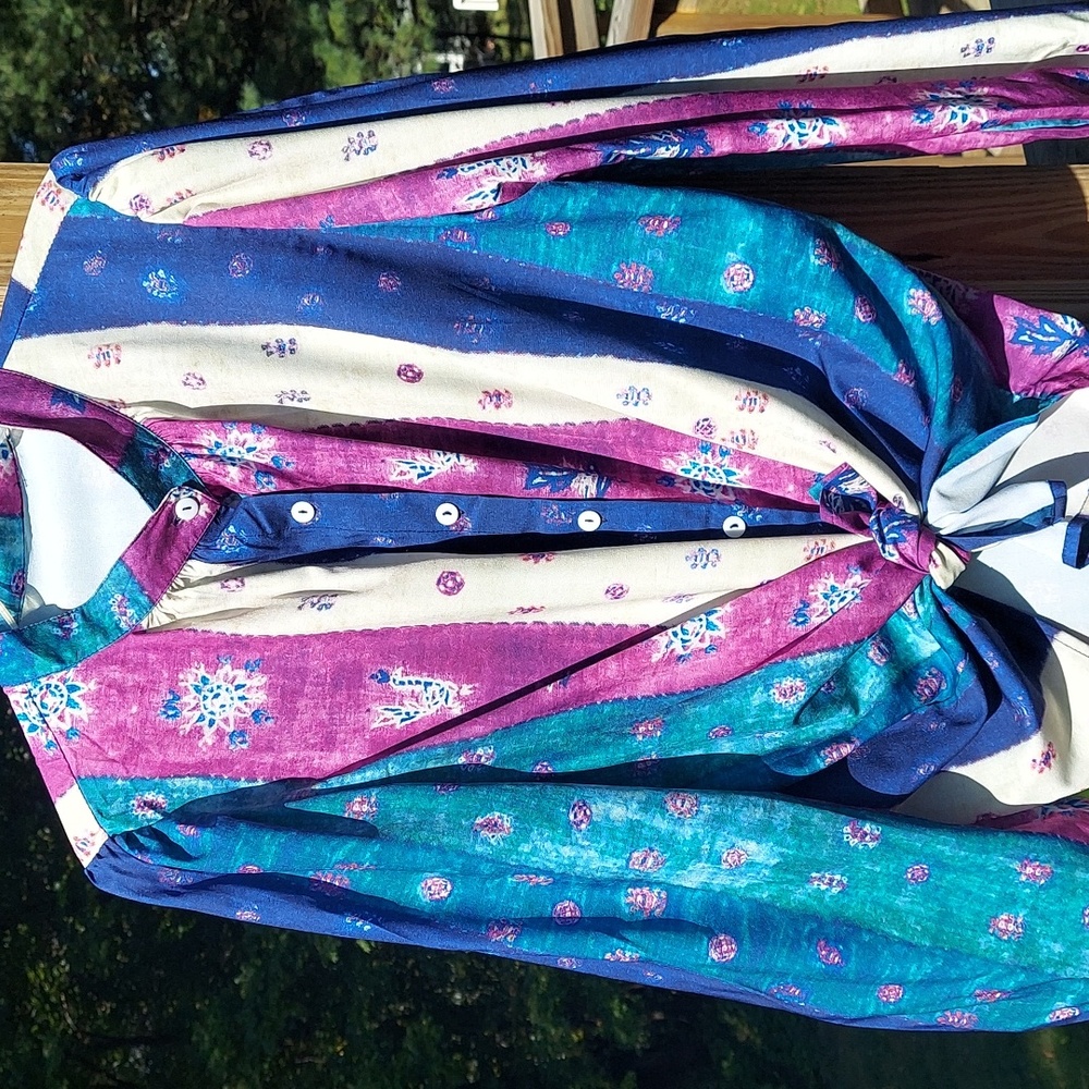 Mandarin Collar, Button Down L/S Puff Silky Sleeve Blouse Sz XL
(Bin 1) - Picture 4 of 12